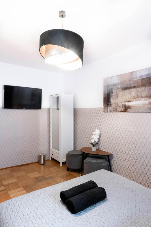 Clicktheflat Constitution Square Apart Rooms Варшава Екстер'єр фото