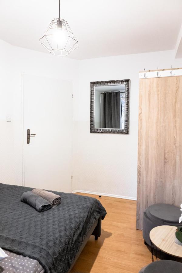 Clicktheflat Constitution Square Apart Rooms Варшава Екстер'єр фото