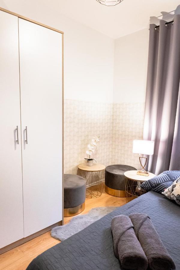 Clicktheflat Constitution Square Apart Rooms Варшава Екстер'єр фото