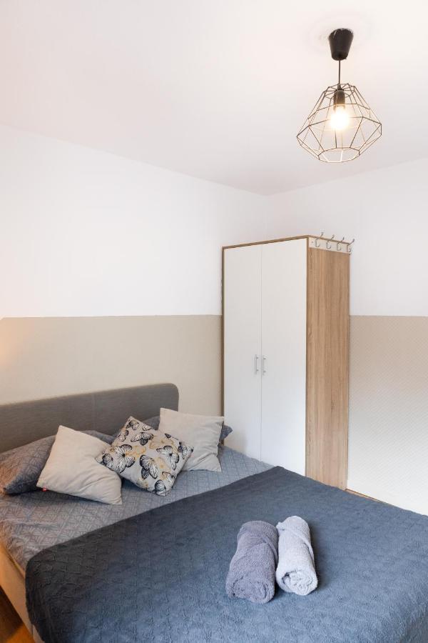 Clicktheflat Constitution Square Apart Rooms Варшава Екстер'єр фото