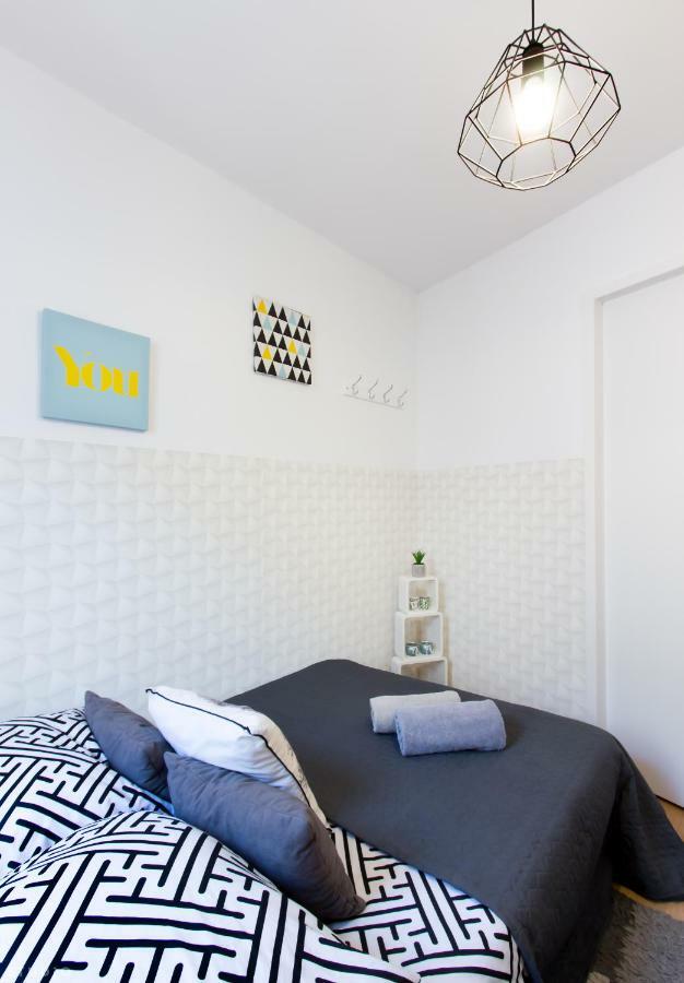 Clicktheflat Constitution Square Apart Rooms Варшава Екстер'єр фото